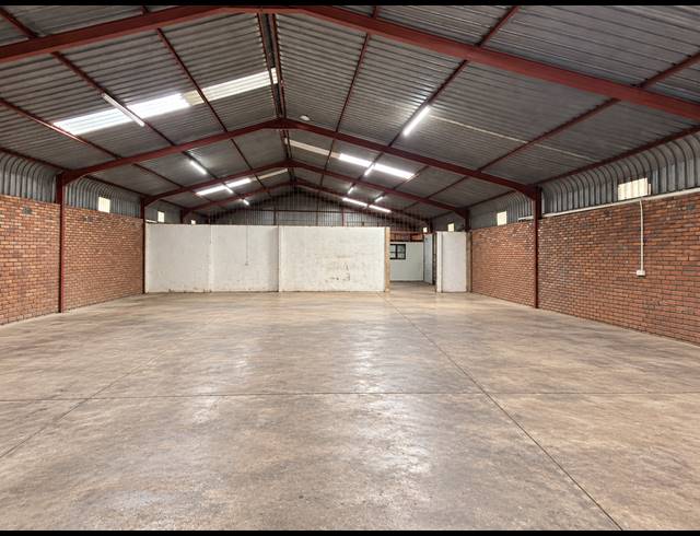900M² WAREHOUSE TO LET IN MEISIES HALT